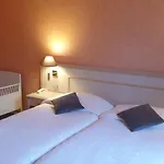 Hotel Logis L'auberge Bourbonnaise