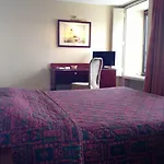 Hotel Logis L'auberge Bourbonnaise
