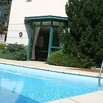 Hotel Logis L'auberge Bourbonnaise