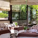 Logis L'auberge Bourbonnaise 3* Saint-Yorre