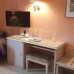 Hotel Logis L'auberge Bourbonnaise