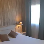 Hotel Logis L'auberge Bourbonnaise Saint-Yorre