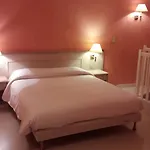 Logis L'auberge Bourbonnaise Hotel