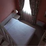 Hotel Logis L'auberge Bourbonnaise Saint-Yorre