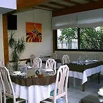 Logis L'auberge Bourbonnaise Hotel Saint-Yorre