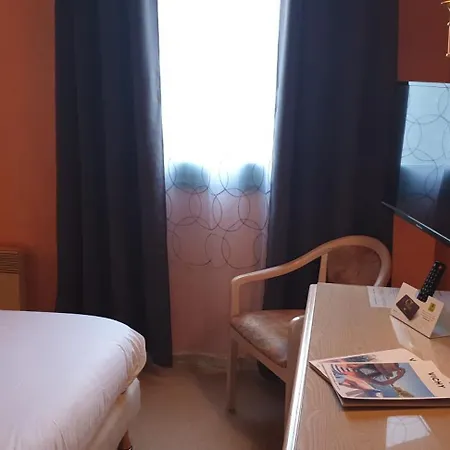 Szálloda Logis L'auberge Bourbonnaise - Vichy Sud