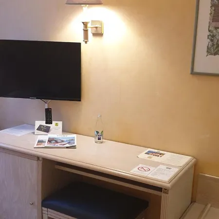 Logis L'auberge Bourbonnaise - Vichy Sud 3*