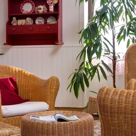 호텔 Logis L'auberge Bourbonnaise Saint-Yorre