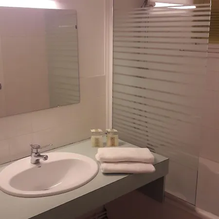 Szálloda Logis L'auberge Bourbonnaise - Vichy Sud