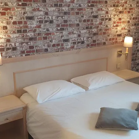 Logis L'auberge Bourbonnaise Hotel Saint-Yorre