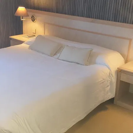 Logis L'auberge Bourbonnaise 3*