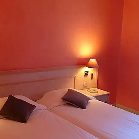 Hotel Logis L'auberge Bourbonnaise - Vichy Sud Saint-Yorre