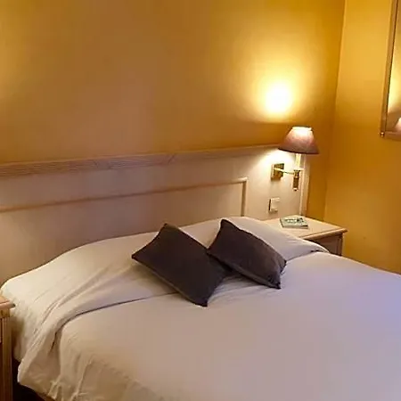 Hotel Logis L'auberge Bourbonnaise - Vichy Sud Saint-Yorre