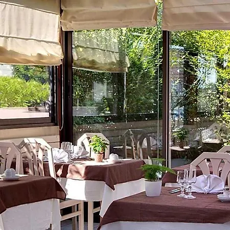 Logis L'auberge Bourbonnaise - Vichy Sud Hotel