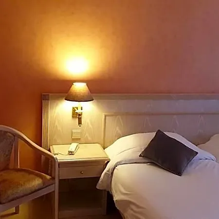 Hotel Logis L'auberge Bourbonnaise - Vichy Sud 3*