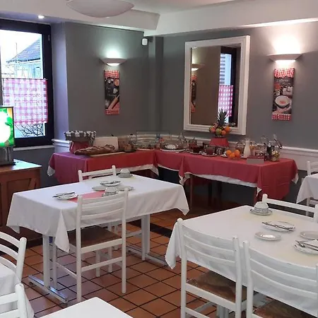 Logis L'auberge Bourbonnaise فندق Saint-Yorre