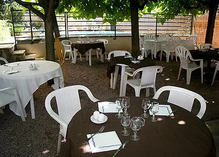 Szálloda Logis L'auberge Bourbonnaise - Vichy Sud 3*