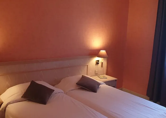 호텔 Logis L'auberge Bourbonnaise