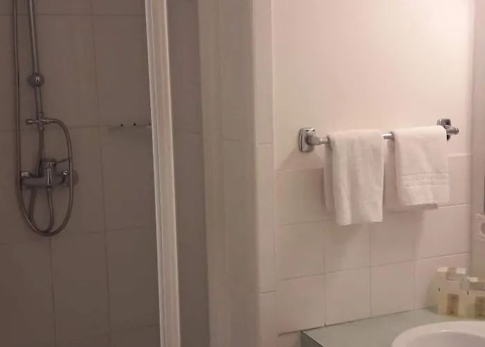 Logis L'auberge Bourbonnaise 호텔 Saint-Yorre