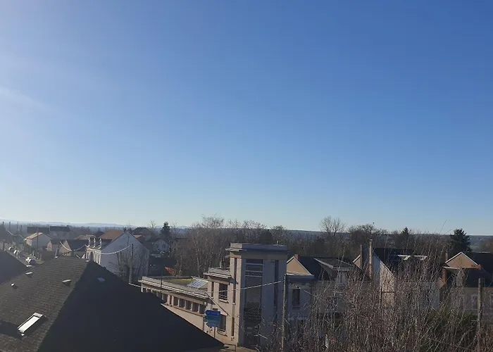 호텔 Logis L'auberge Bourbonnaise Saint-Yorre