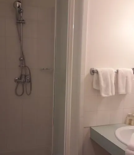 호텔 Logis L'auberge Bourbonnaise Saint-Yorre