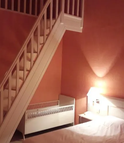 호텔 Logis L'auberge Bourbonnaise 3*