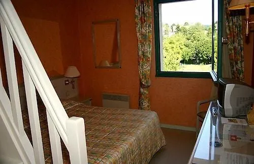 호텔 Logis L'auberge Bourbonnaise