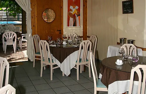 호텔 Logis L'auberge Bourbonnaise 3*